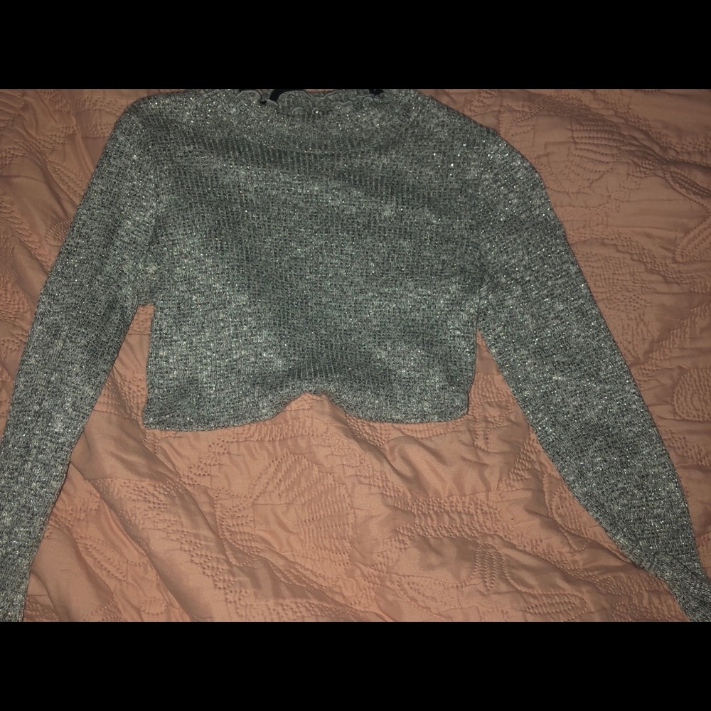 Gray sparkly crop top